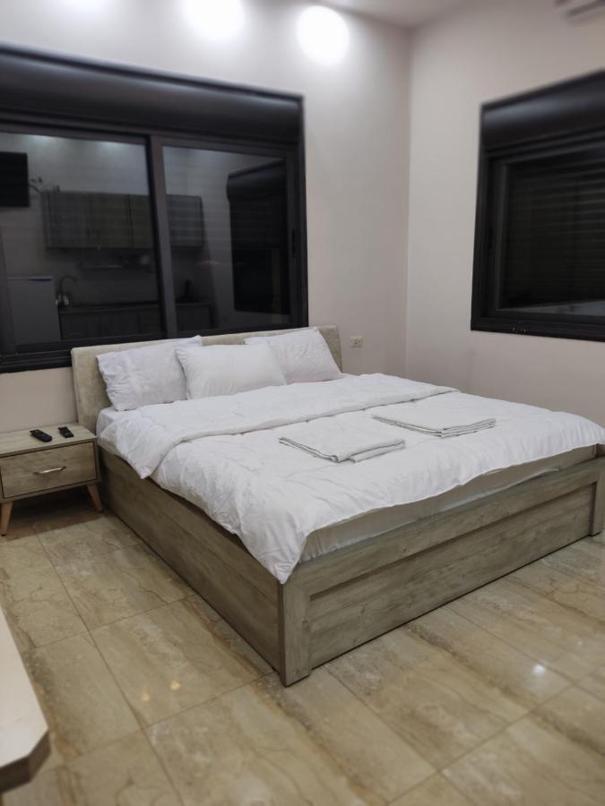 Lotus Housing For Furnished Apartments Jarash Habitación foto